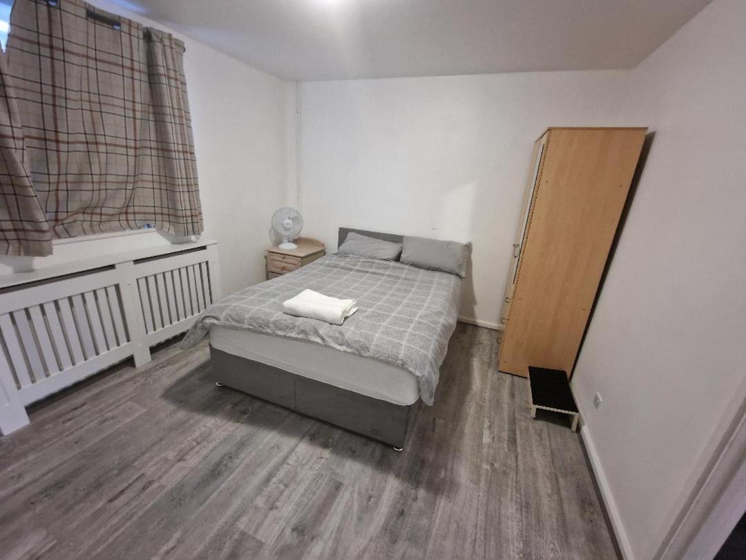 Luxury House, 4 Bedrooms Fully Furnished Londres Exterior foto