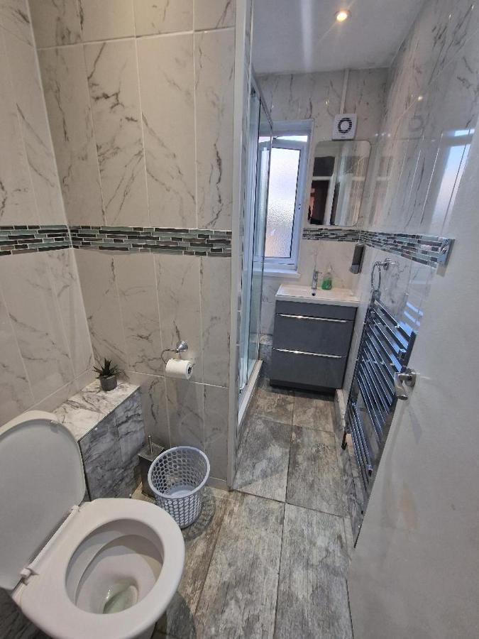 Luxury House, 4 Bedrooms Fully Furnished Londres Exterior foto